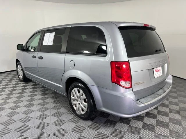 Used 2019 Silver Dodge SE image 5