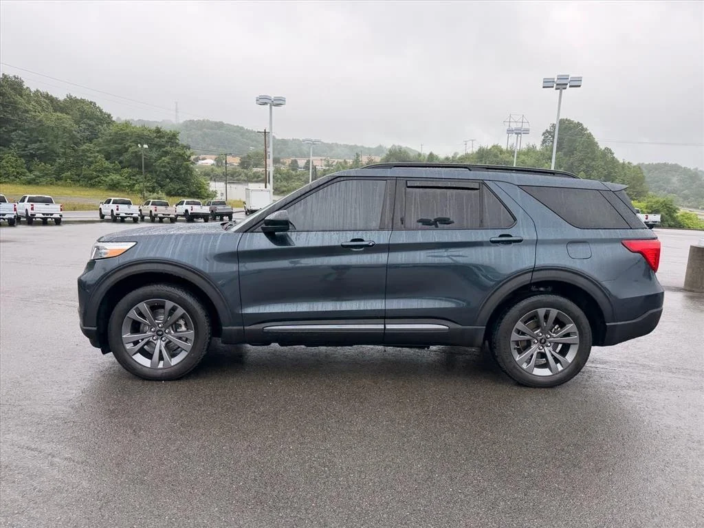 Used 2024 Stone Blue Ford XLT image 2