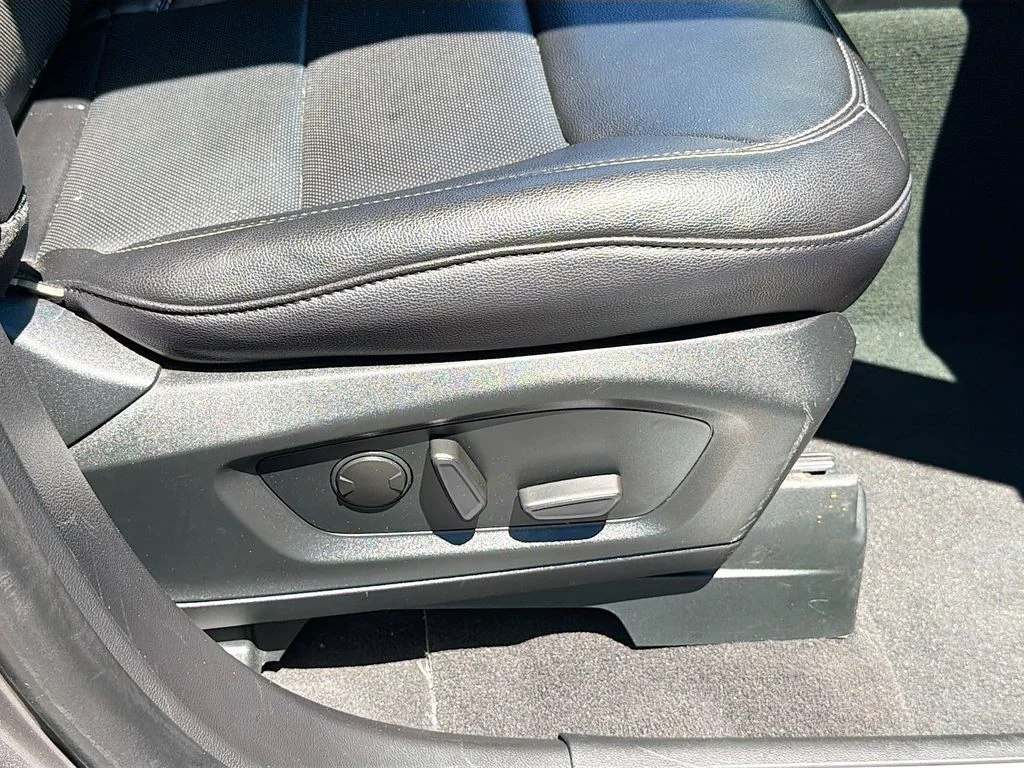 Used 2024 Gray Metallic Ford Limited image 17