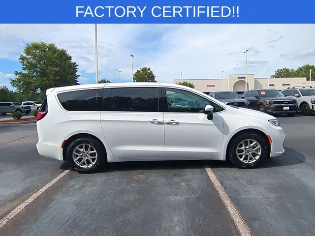 Used 2023 White Chrysler Touring L image 6