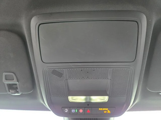 Used 2025 White GMC Elevation image 26