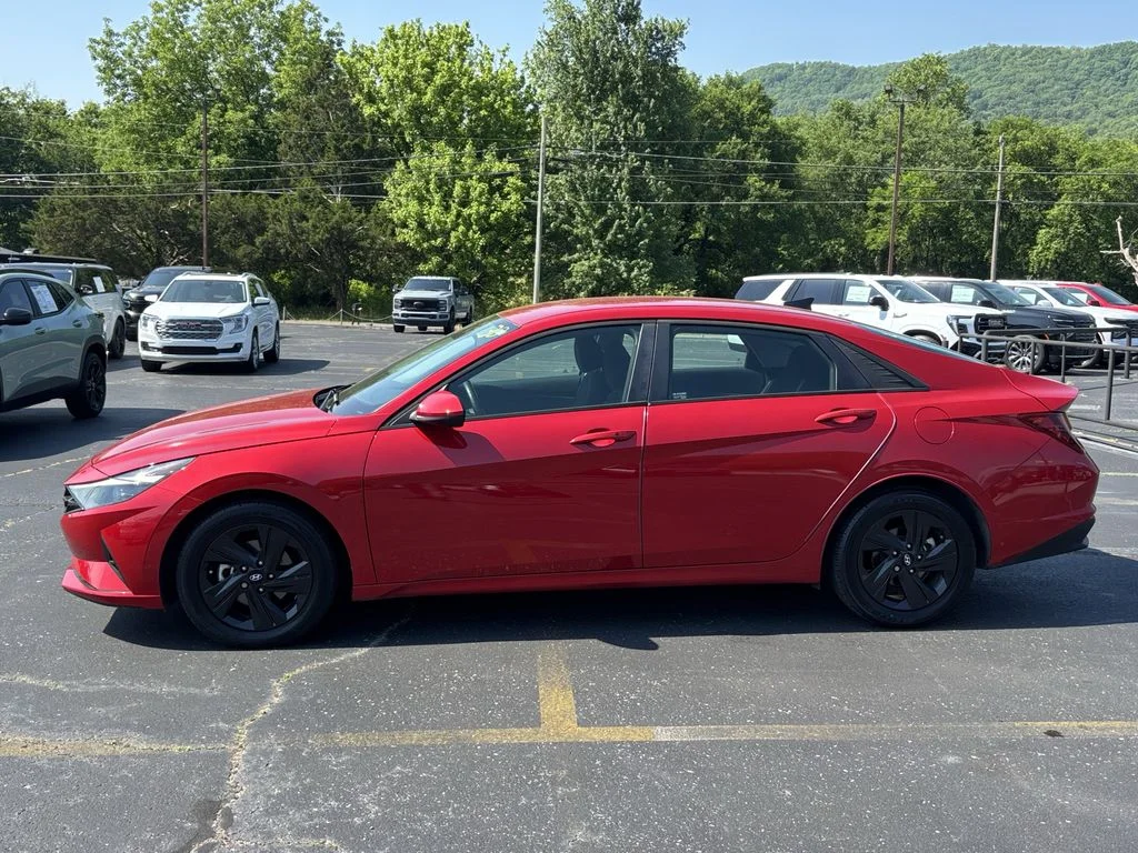 Used 2021 Red Hyundai SEL image 6
