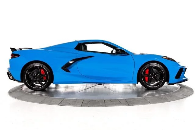Used 2021 Rapid Blue Chevrolet Stingray image 7