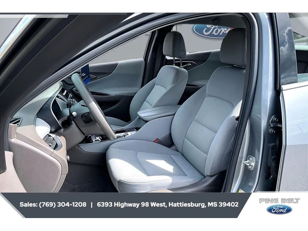 Used 2024 Sterling Gray Metallic Chevrolet LT image 18