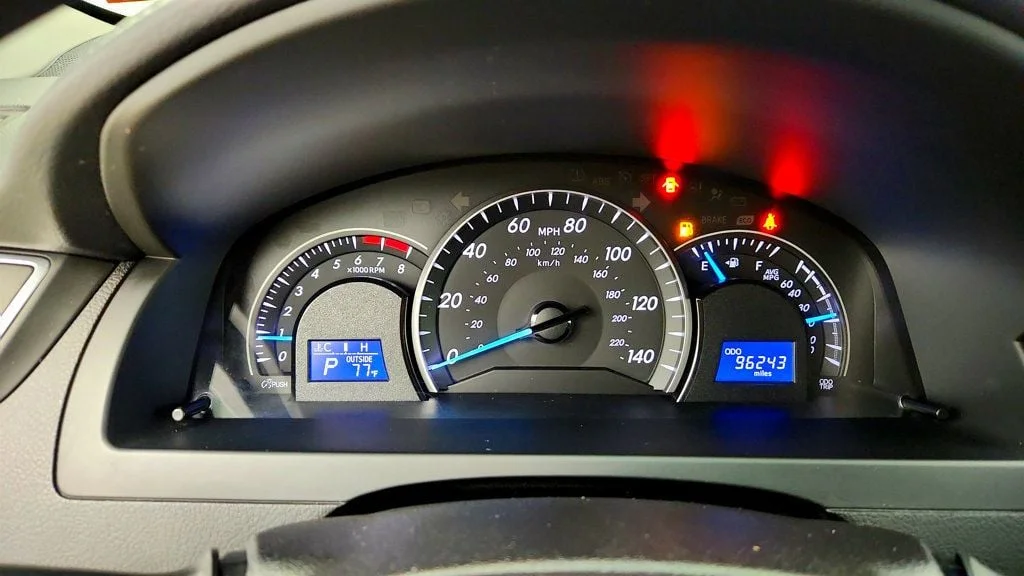Used 2015 Predawn Gray Mica Toyota 4dr Sedan I4 Automatic LE image 14