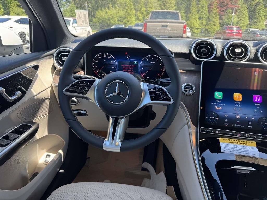 New 2026 Polar White Mercedes-Benz GLC 300 image 20