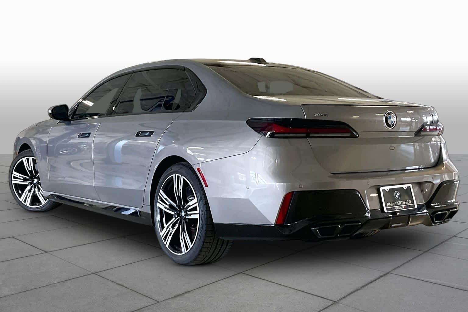 Certified Used 2024 Oxide Grey Met BMW 760i xDrive image 11
