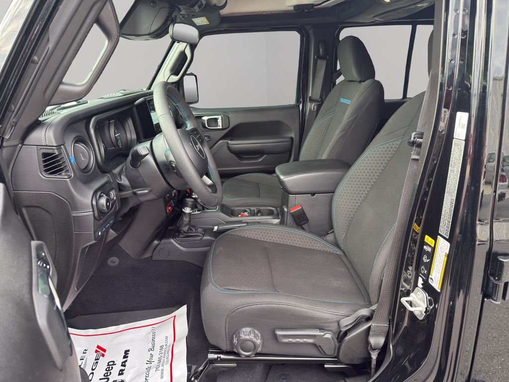 Used 2025 Black Clearcoat Jeep Rubicon image 4