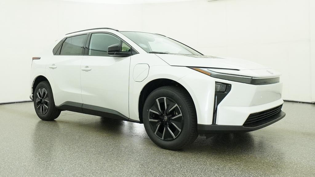 New 2026 Wind Chill Pearl Toyota XLE image 9