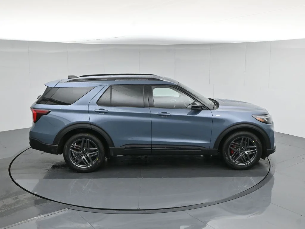 New 2026 Vapor Blue Metallic Ford ST-Line image 39