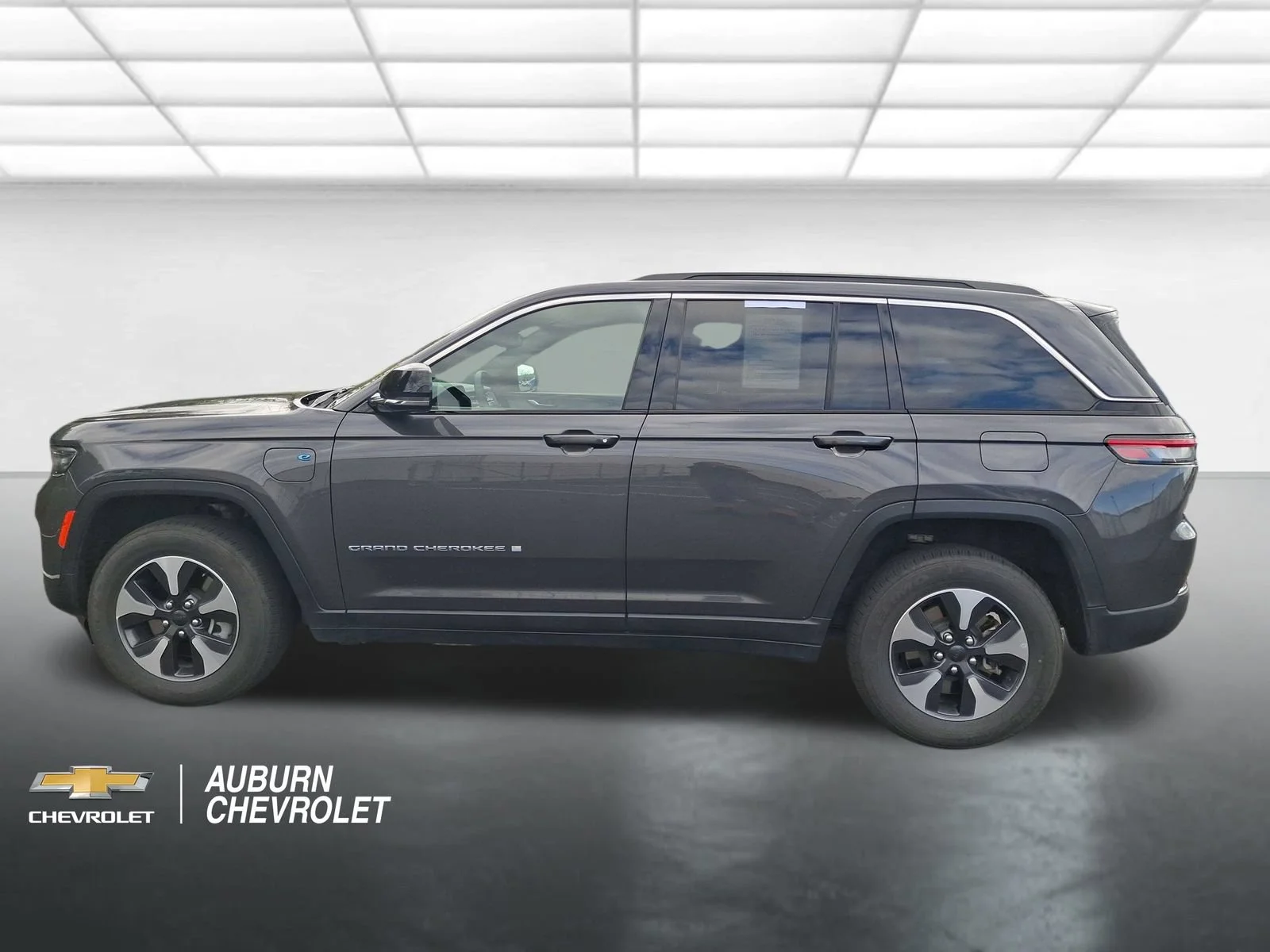 Used 2024 Gray Jeep 4xe image 6