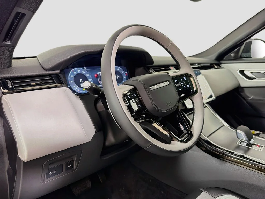 New 2026 Santorini Black Land Rover S image 9