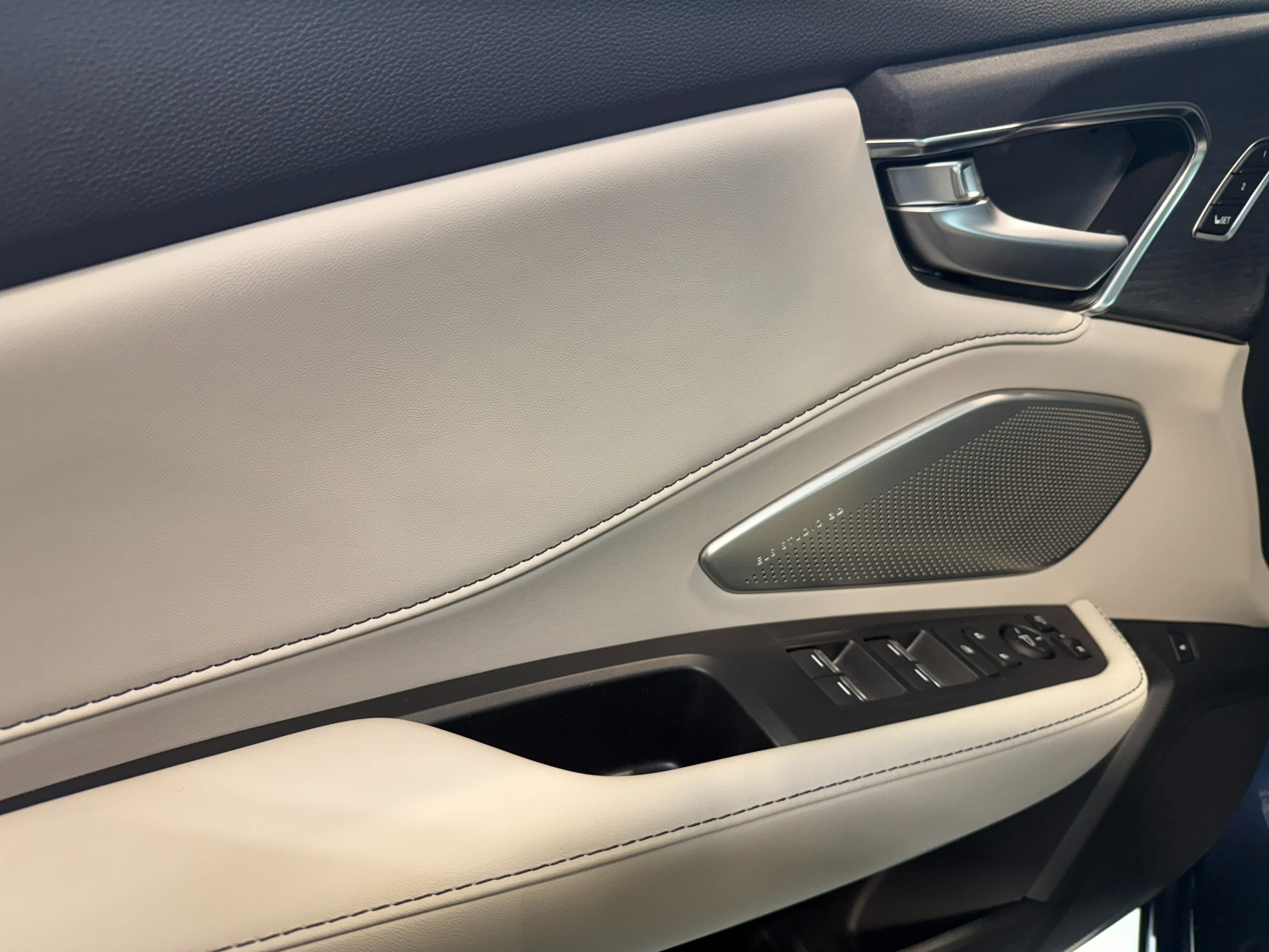 New 2026 Platinum White Pearl Acura w/Advance Package image 18