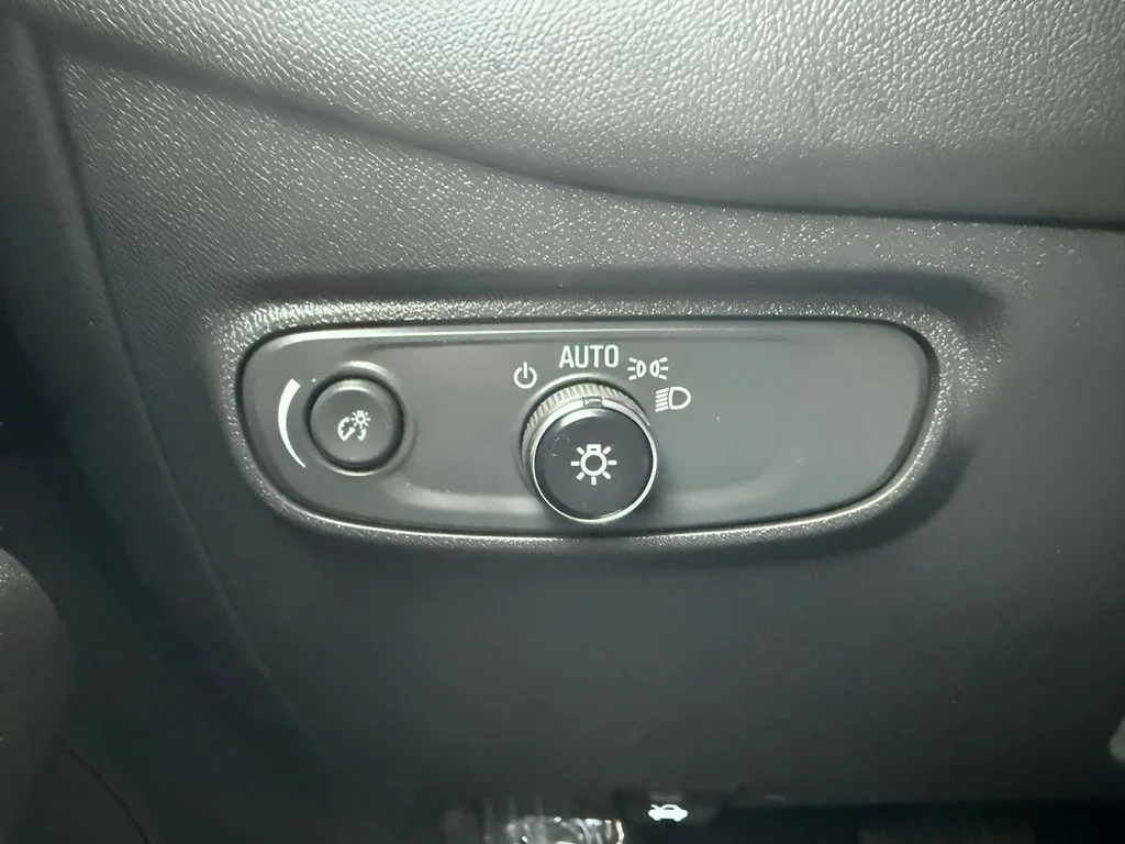 Used 2023 Gray Chevrolet LT image 23
