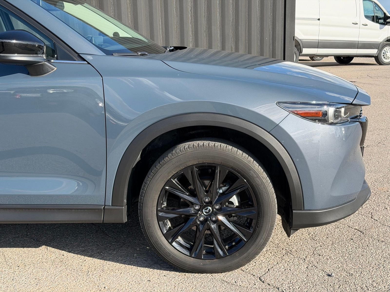 View vehicle photo 4