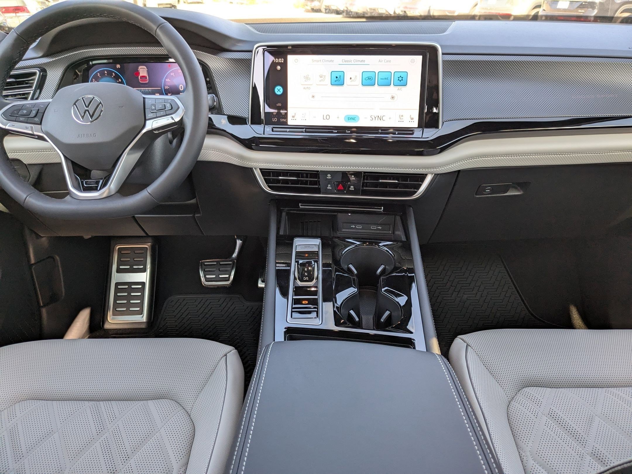 2026 Volkswagen Atlas Cross Sport SEL Premium R-LINE - Photo 17