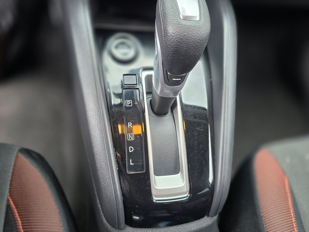 2025 Nissan Versa Sedan SR - Photo 31