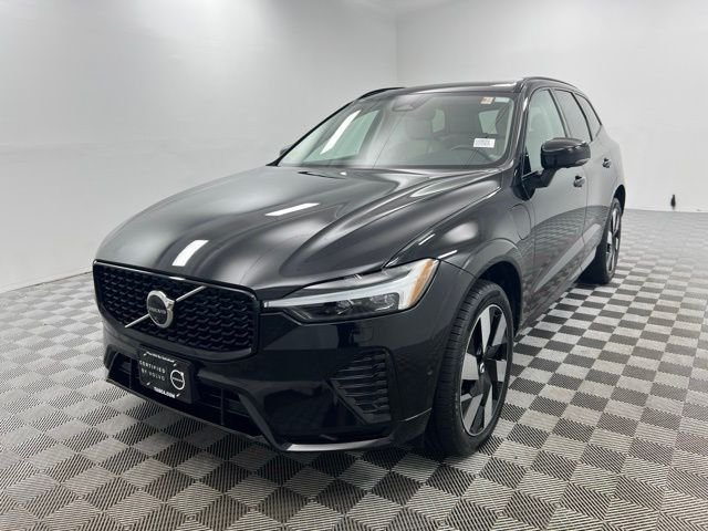 Used 2024 Onyx Black Metallic Volvo T8 Plus Dark Theme image 2