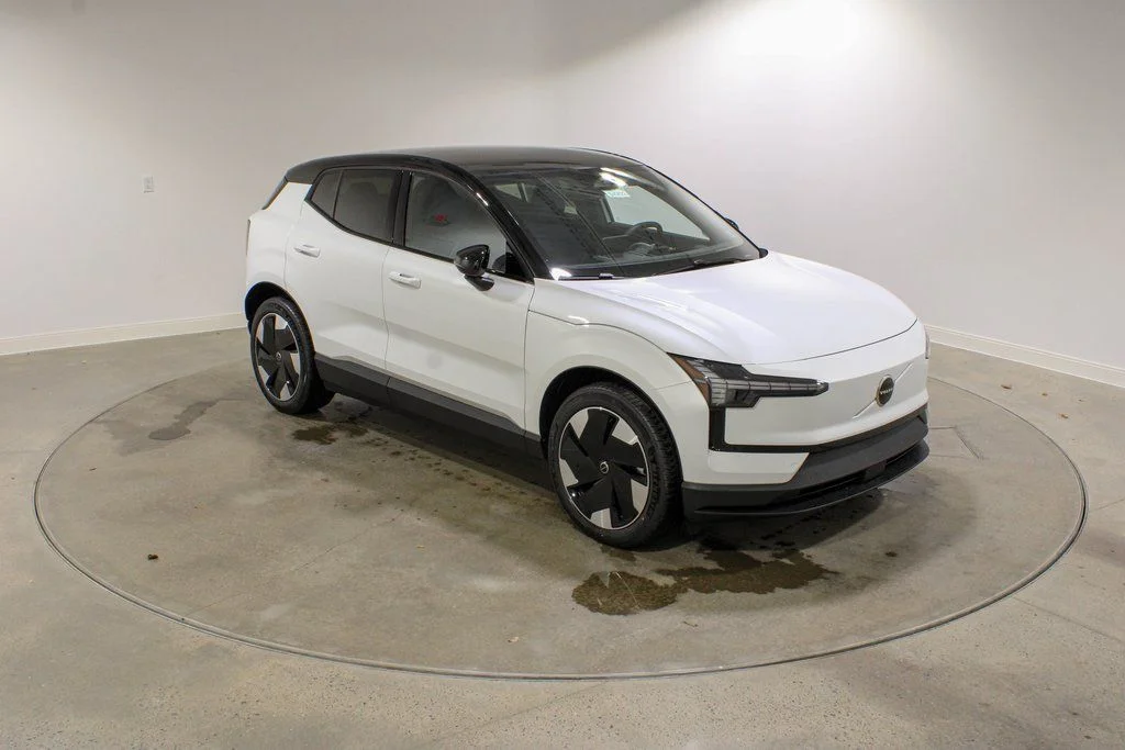 New 2026 Crystal White Volvo Twin Motor Performance Plus image 8