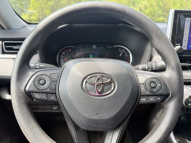 Used 2023  Toyota XLE image 16