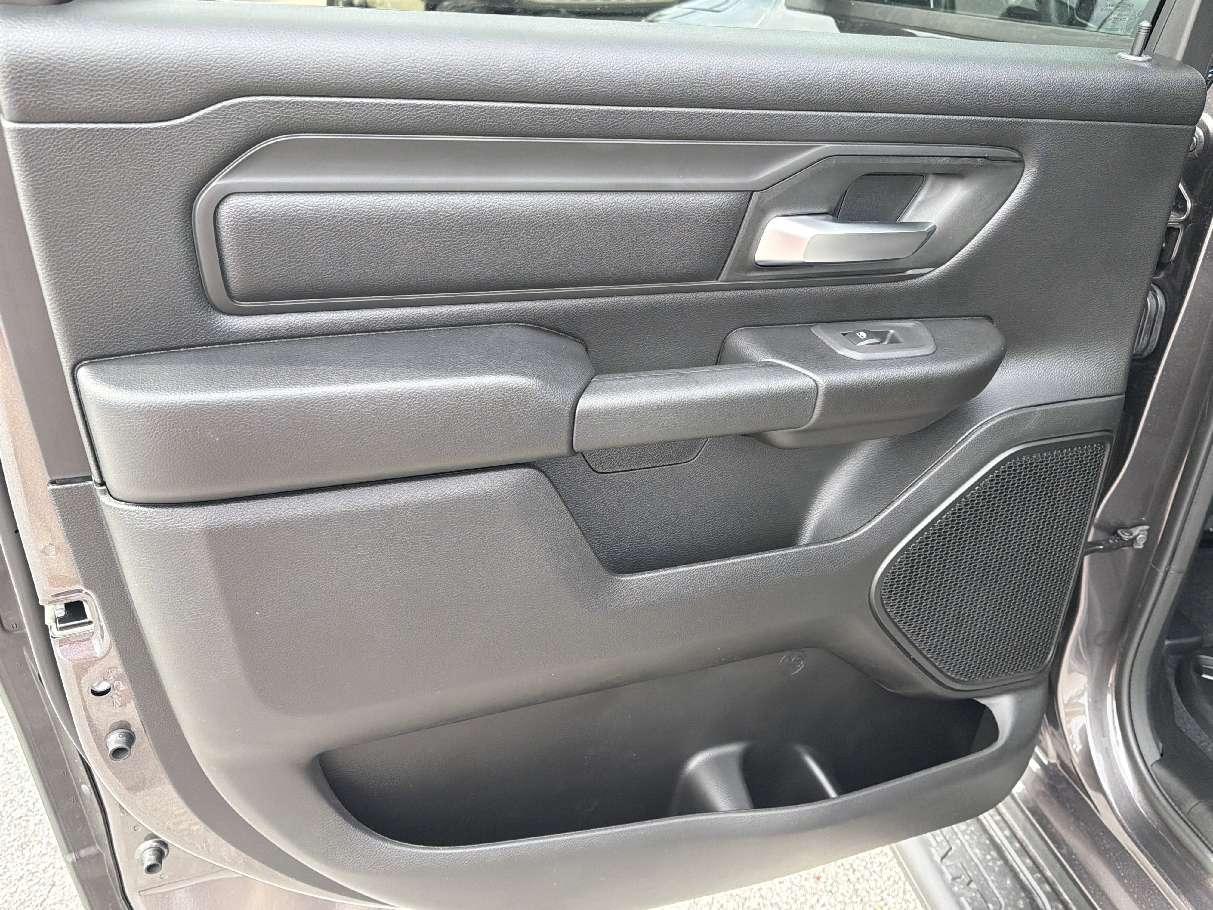 New 2026 Granite Crystal Metallic Clear-Coat Exterior Paint RAM Express image 22