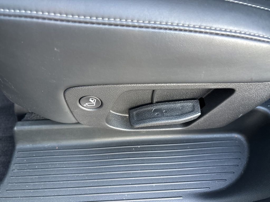 Used 2025 Silver Kia S image 45
