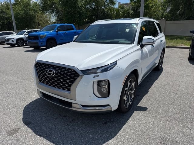 Used 2022 White Hyundai Calligraphy image 3