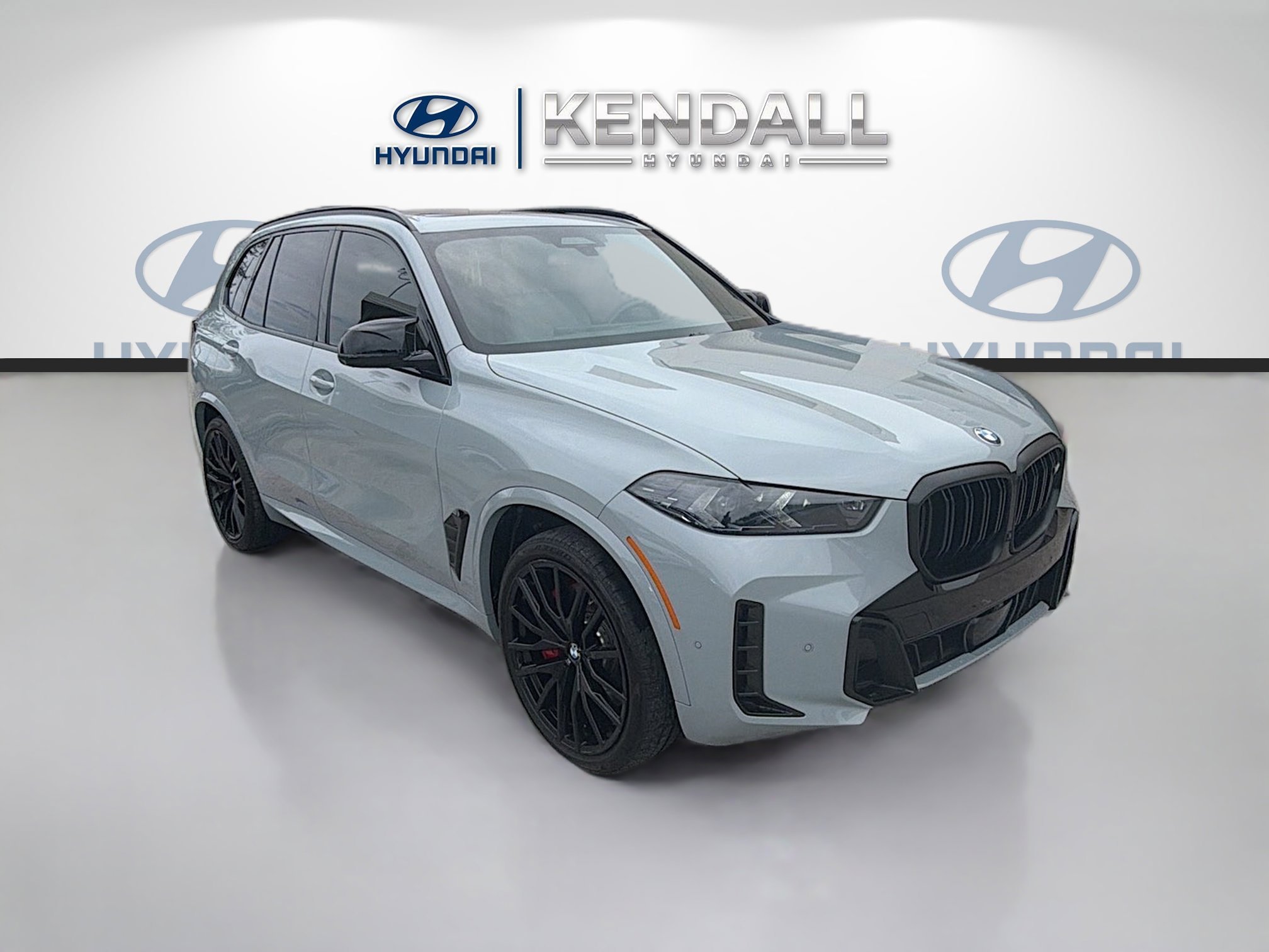 2025 BMW X5 M60i's photo