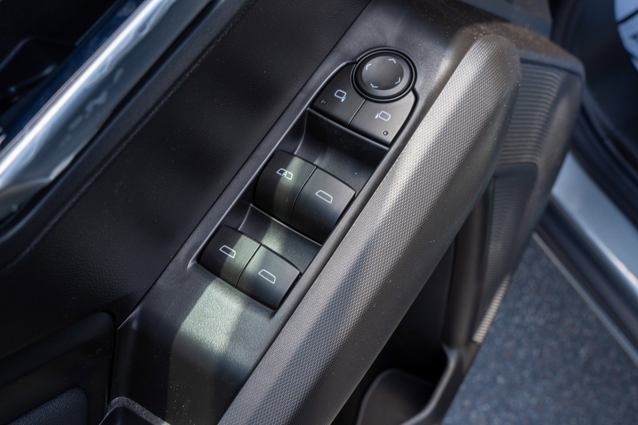 New 2026 Sterling Metallic GMC Elevation image 13
