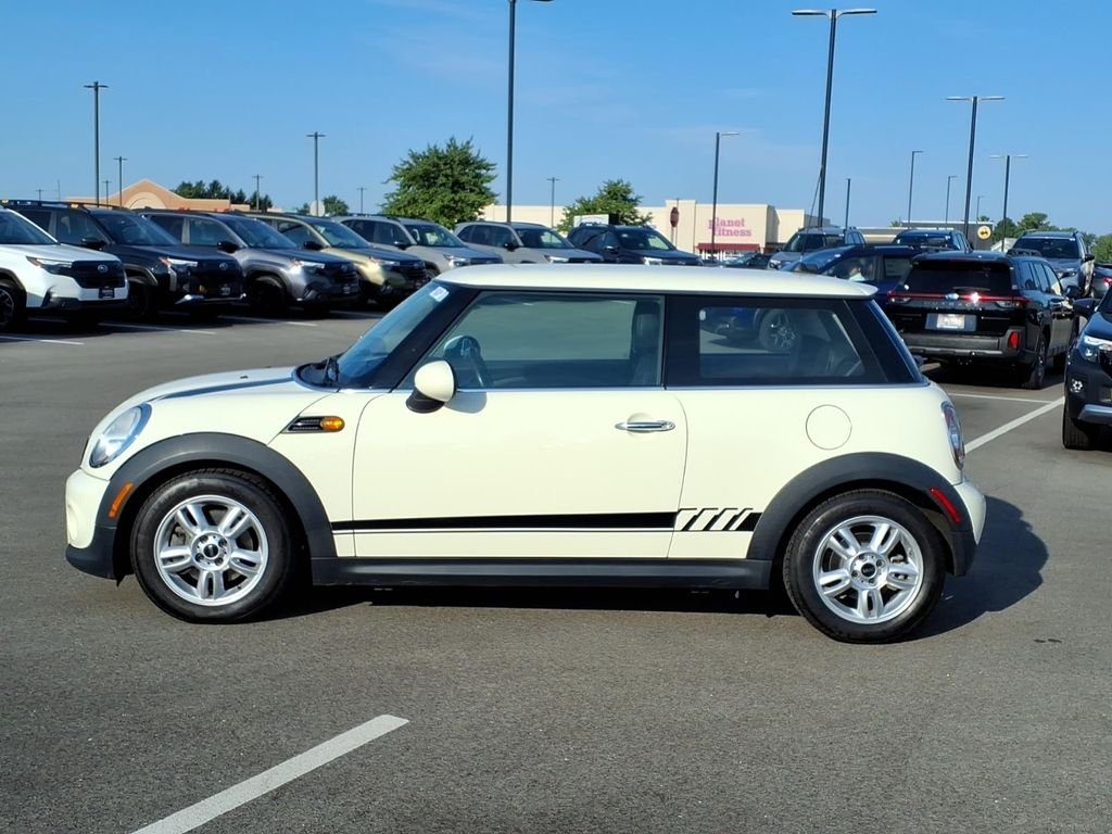 Used 2013 Pepper White MINI Base image 2