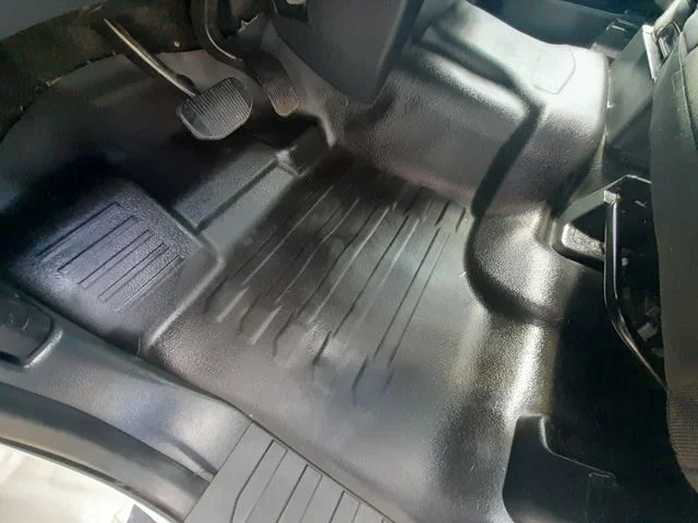 Used 2023 White Ford XL image 35
