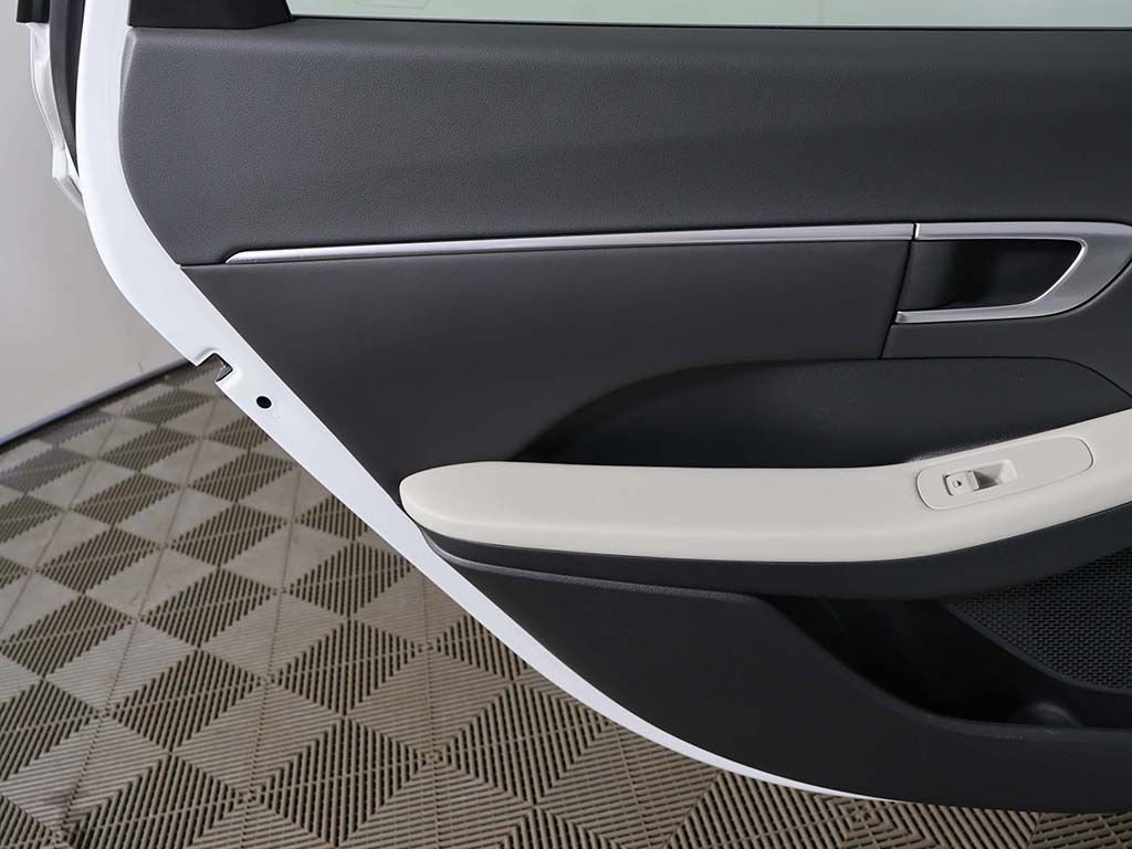 Used 2022 Gray Hyundai SEL image 21