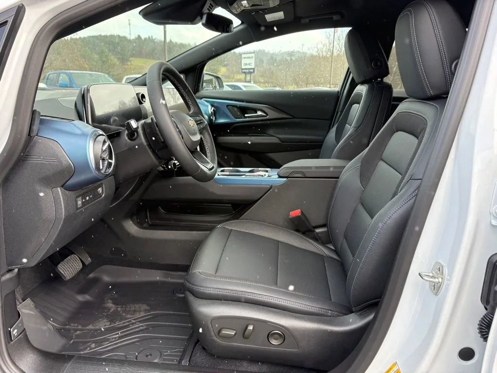 2026 Chevrolet Equinox EV 2LT - Photo 6