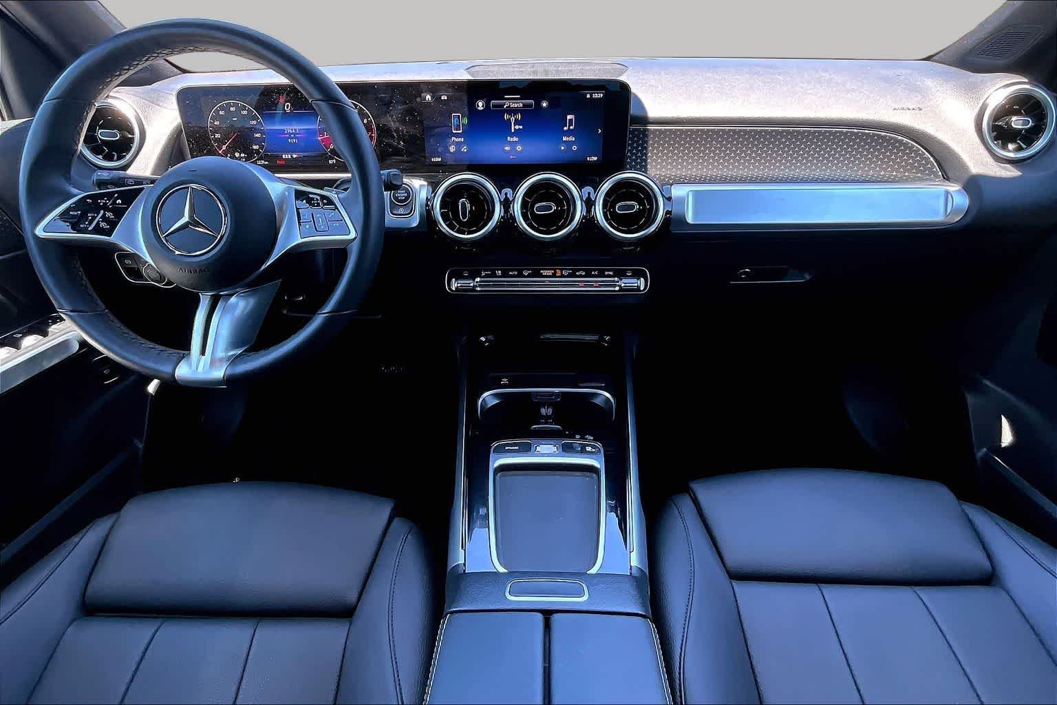 Used 2026 Night Black Mercedes-Benz GLB 250 image 16