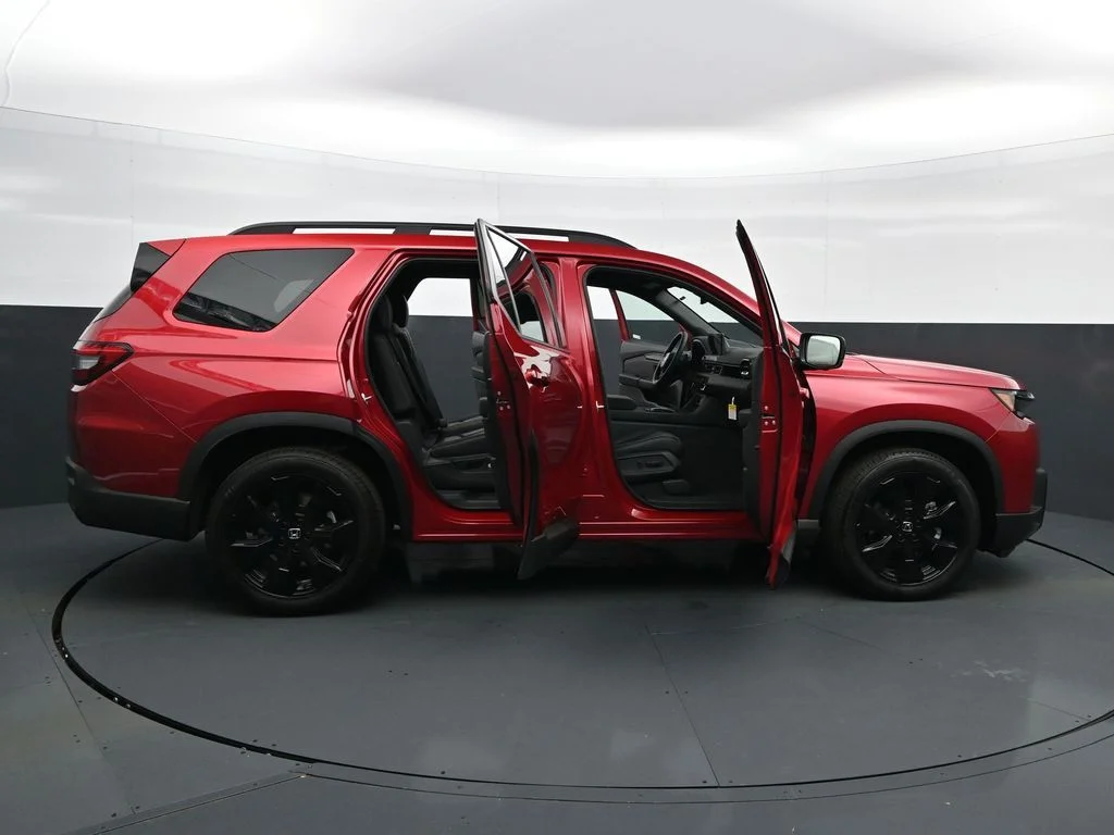 New 2026 Radiant Red Metallic II Honda Black Edition image 33
