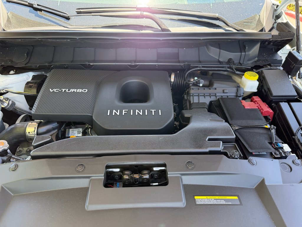 New 2027 2T RAD WHT INFINITI Autograph AWD image 7
