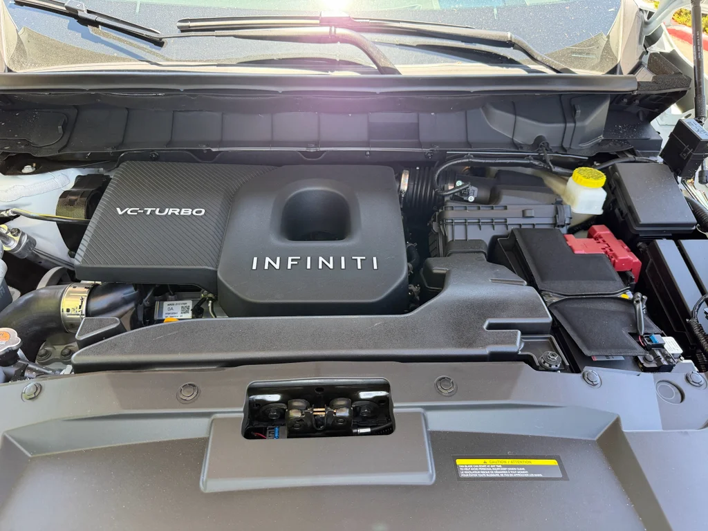 New 2027 2T RAD WHT INFINITI Autograph AWD image 7