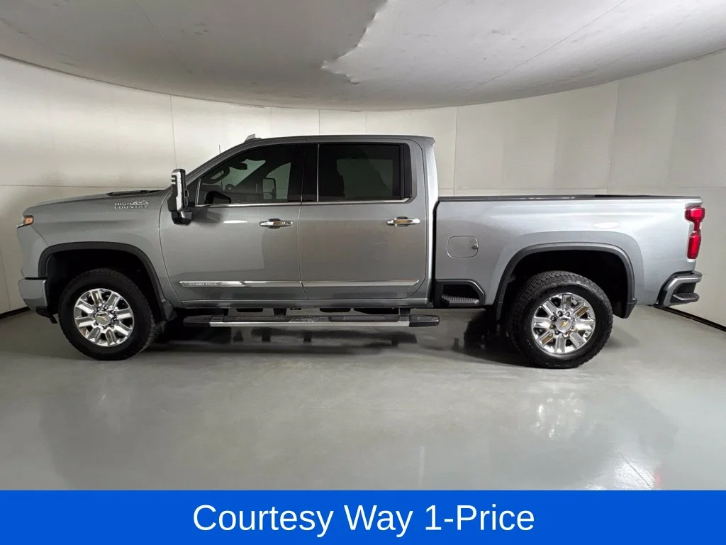 Used 2024 Gray Chevrolet High Country image 6