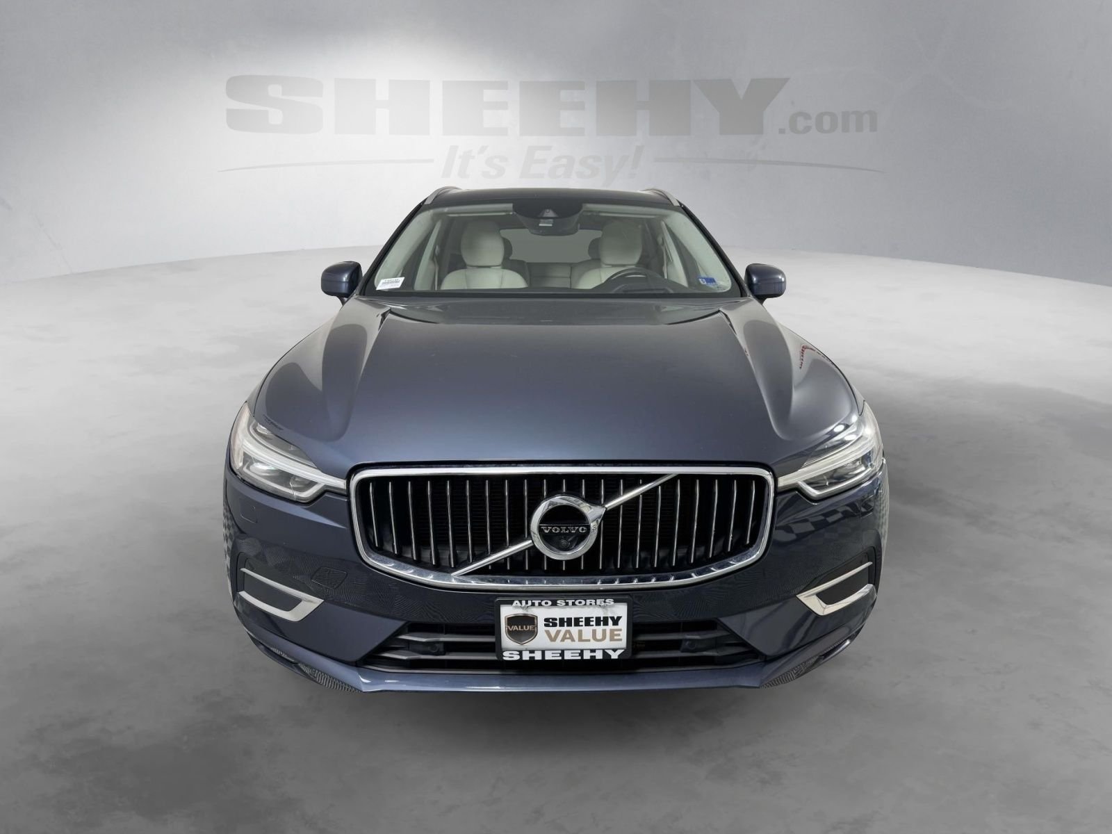 Used 2020 Blue Volvo T5 Inscription image 17