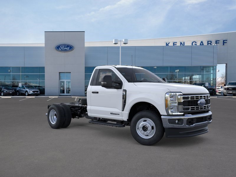 New 2026 Oxford White Ford XL image 8