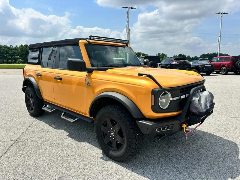 Certified Used 2021 Cyber Orange Metallic Tricoat Ford Base 4 Door 4x4 image 8