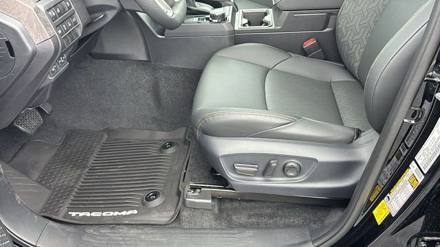 2025 Toyota Tacoma Limited - Photo 29