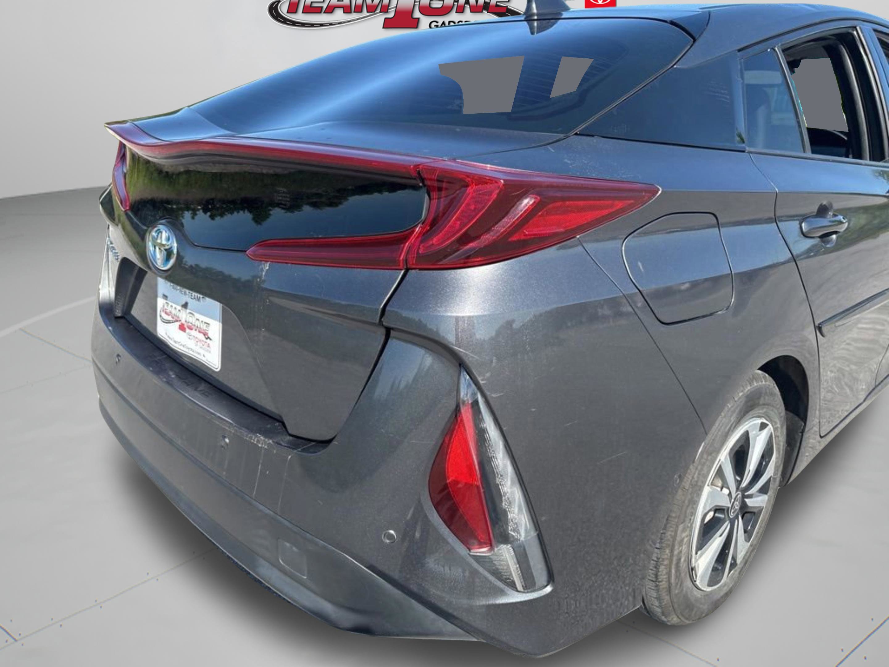 Used 2017 Magnetic Gray Metallic Toyota Advanced image 28