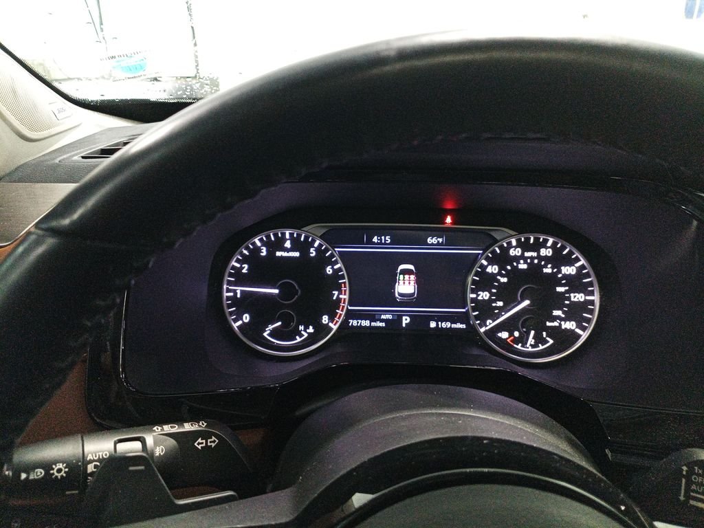 Used 2022 Black Nissan Platinum image 21