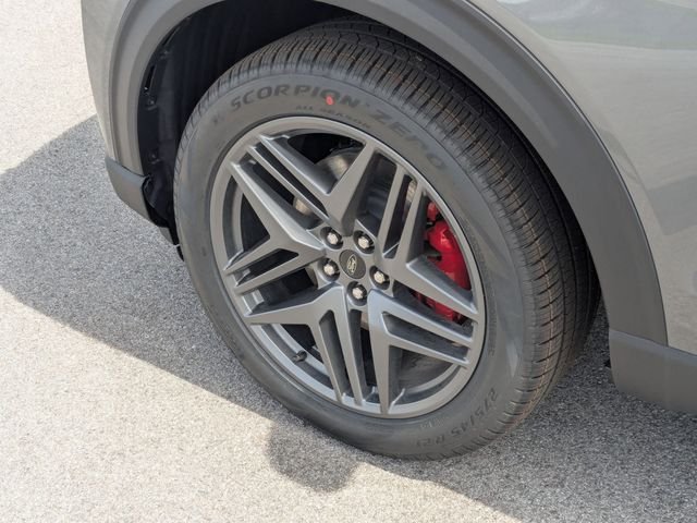 New 2026 Carbonized Gray Metallic Ford ST-Line image 27