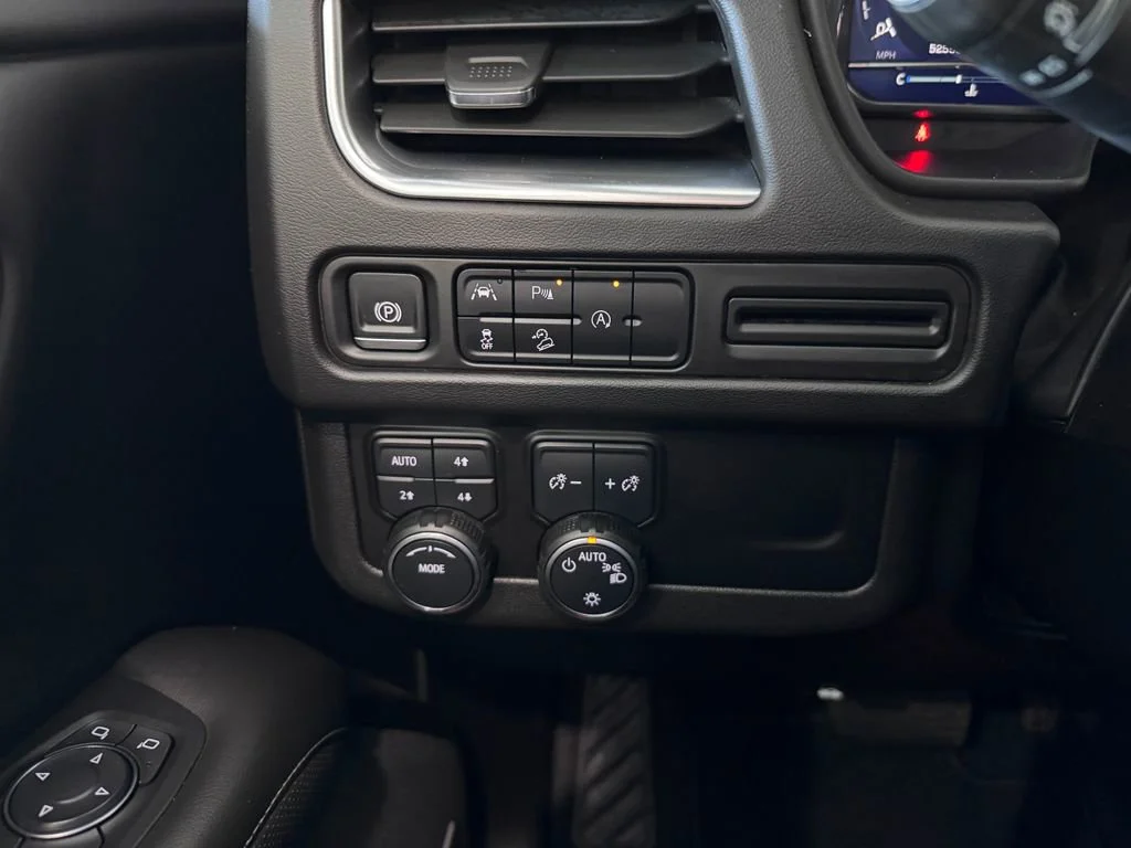 2024 Chevrolet Suburban Premier - Photo 27