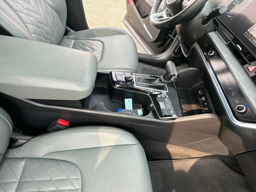 Used 2023 Black Kia X-Line image 39