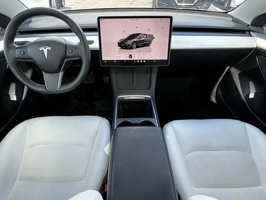 Used 2023  Tesla Base image 14