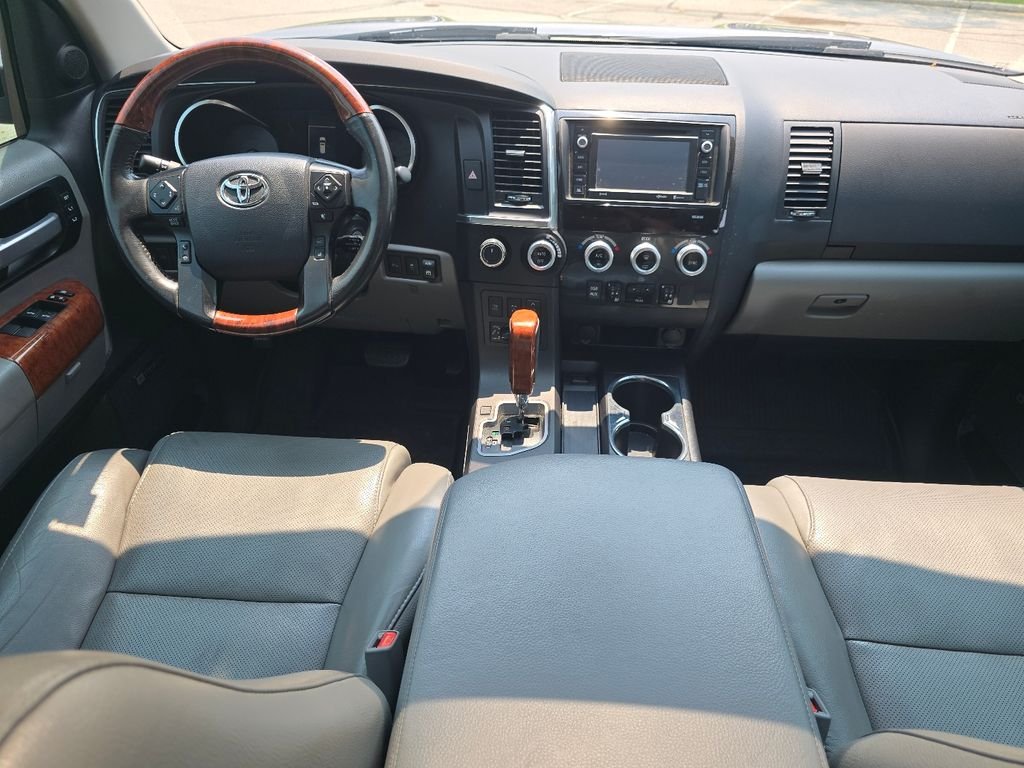Used 2018 Magnetic Gray Metallic Toyota Platinum image 20