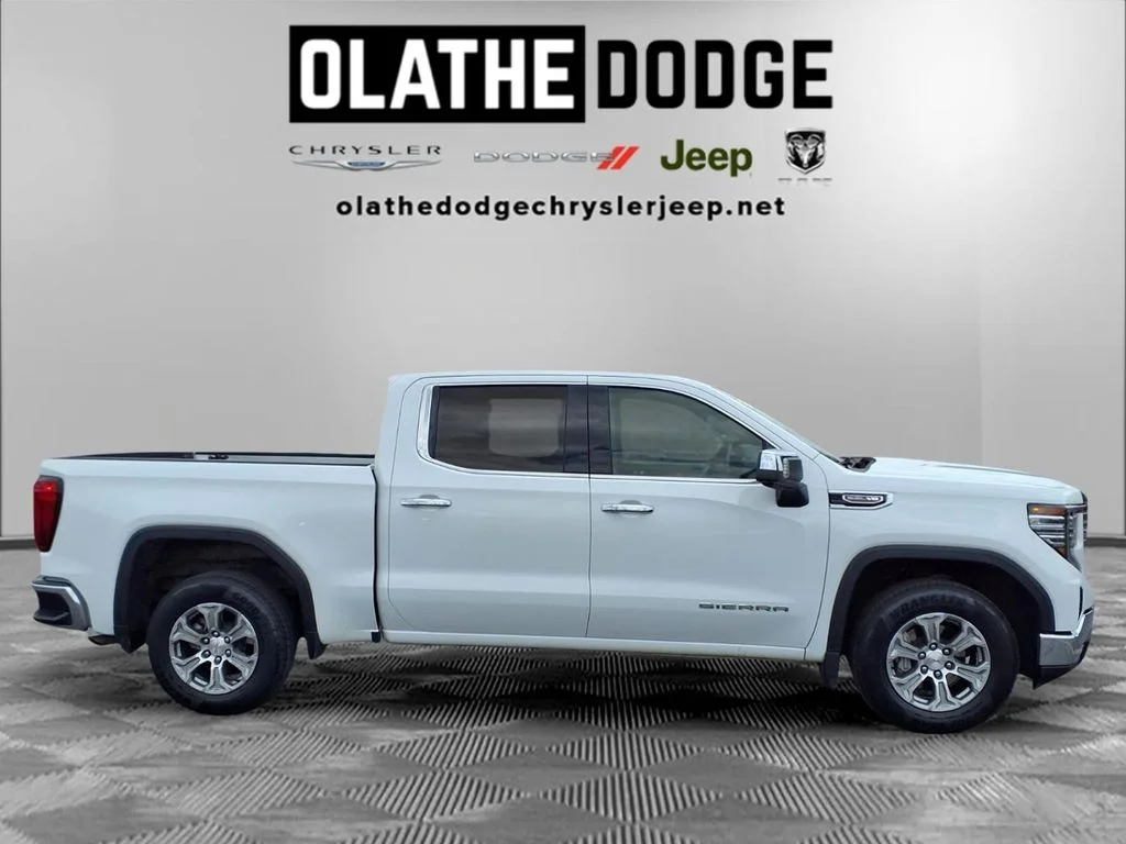 Certified Used 2024 White GMC SLT image 27